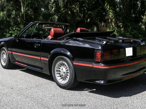 Used 1988 Ford Mustang GT RWD image 6