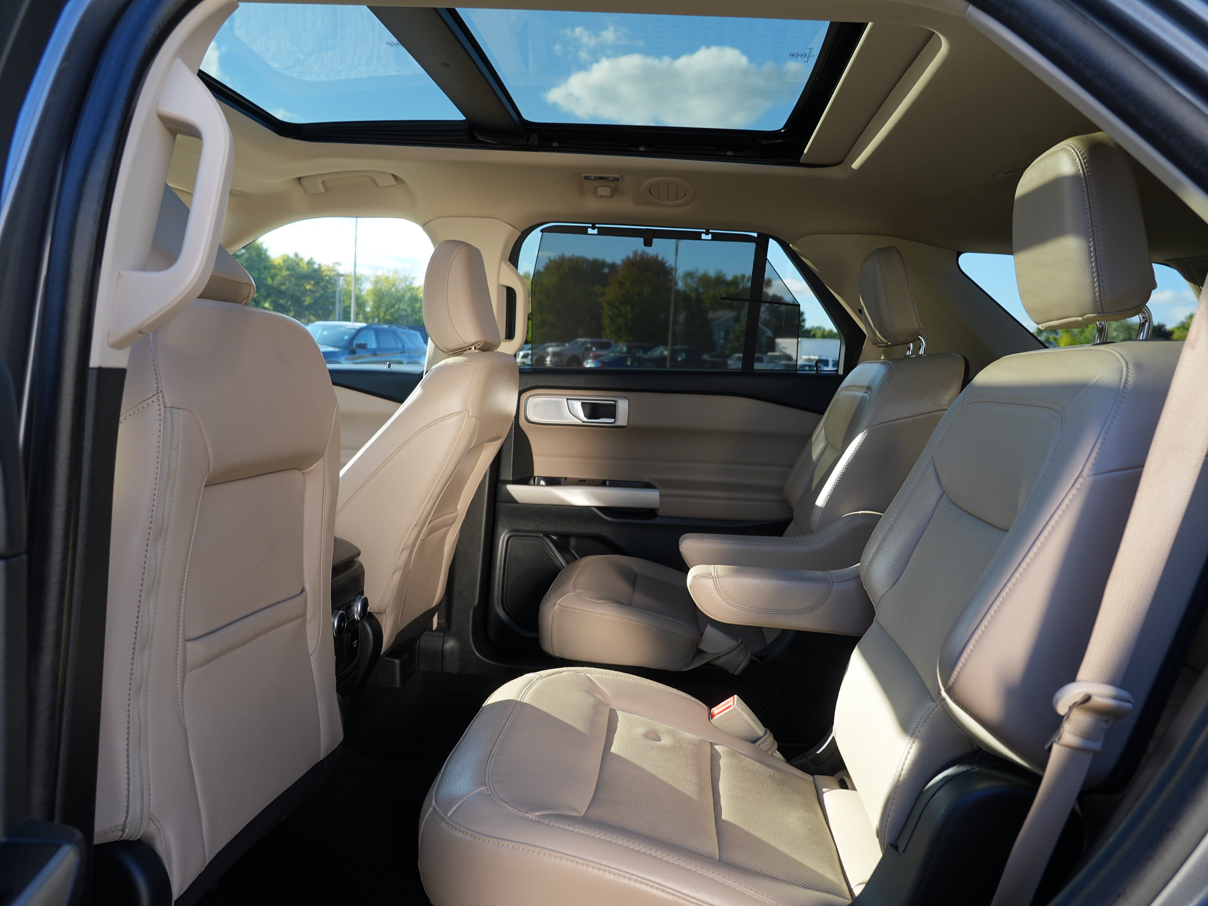 Used 2024 Ford Explorer Limited w/ Limited Technology Package AWD/4WD image 20