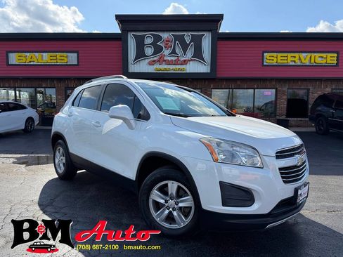 Used 2016 Chevrolet Trax LT w/ LT Sun and Sound Package image 1