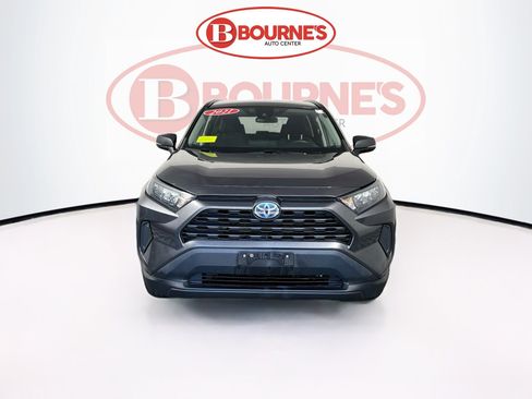 Used 2021 Toyota RAV4 LE AWD/4WD image 3