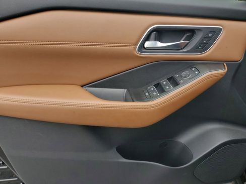 Used 2026 Nissan Rogue Platinum w/ Platinum Premium Package image 20