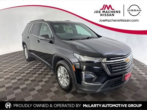 Used 2023 Chevrolet Traverse LT w/ Rear Camera Mirror Package AWD/4WD image 1