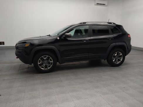 Used 2019 Jeep Cherokee Trailhawk image 2