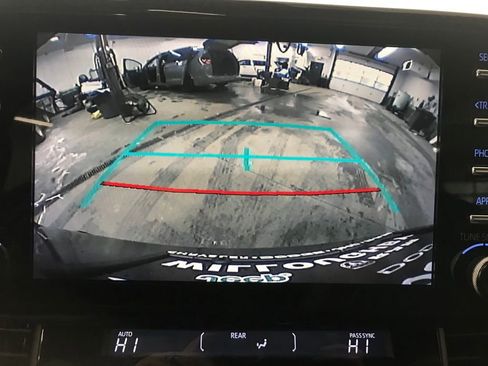 Used 2021 Toyota Sienna XSE image 20