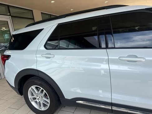 Used 2025 Ford Explorer Active RWD image 5