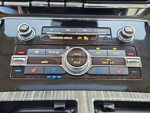 Used 2021 Lincoln Navigator L Black Label w/ Cargo Convenience Package AWD/4WD image 23