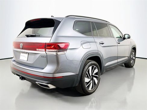 Used 2024 Volkswagen Atlas SE image 6