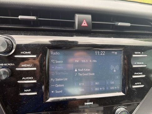 Used 2020 Toyota Camry SE FWD image 12