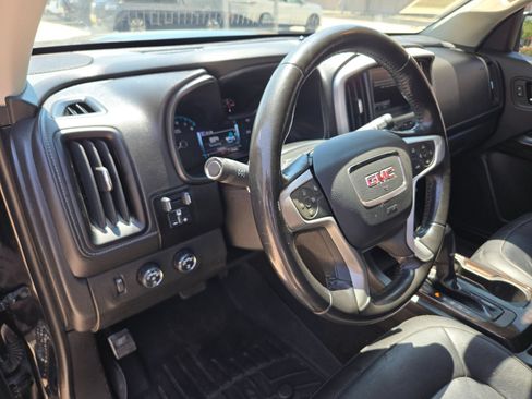 Used 2017 GMC Canyon SLT w/ Driver Alert Package AWD/4WD image 10