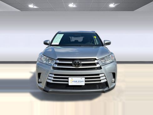 Used 2018 Toyota Highlander XLE AWD/4WD image 5