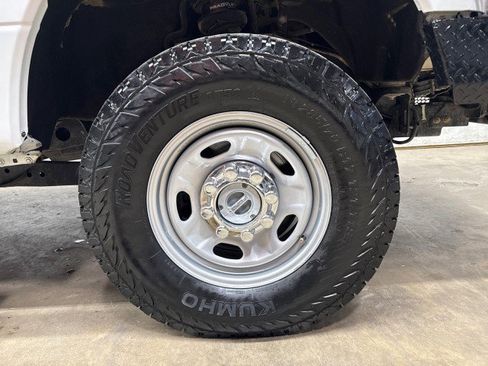 Used 2022 Ford F250 XL w/ Power Equipment Group image 37