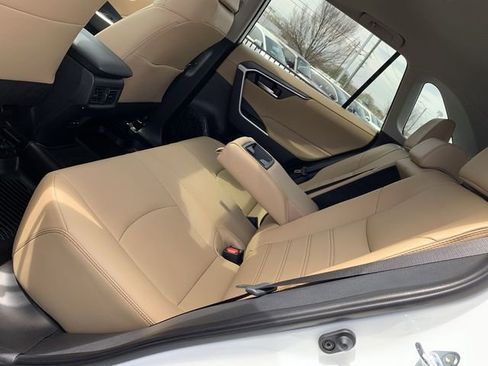 Used 2025 Toyota RAV4 XLE Premium image 10