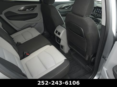 Used 2024 GMC Terrain SLE w/ Driver Convenience Package FWD image 34