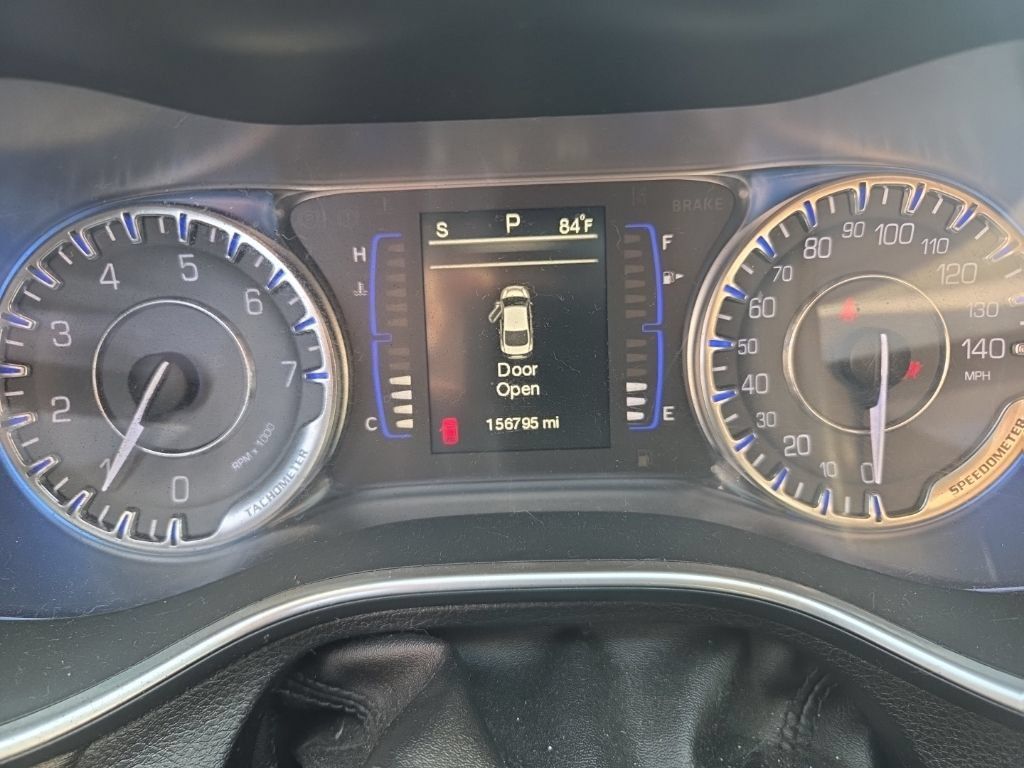 Used 2015 Chrysler 200 Limited FWD image 9