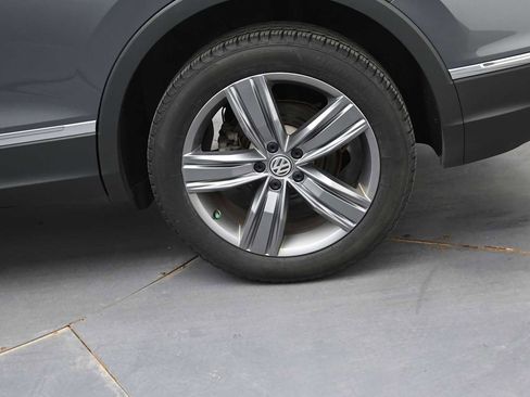 Used 2020 Volkswagen Tiguan SEL AWD/4WD image 5
