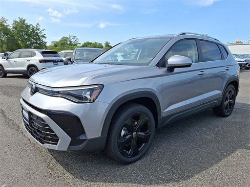 New 2025 Volkswagen Taos SEL image 2