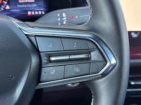 Used 2025 Chevrolet Traverse Z71 AWD/4WD image 40