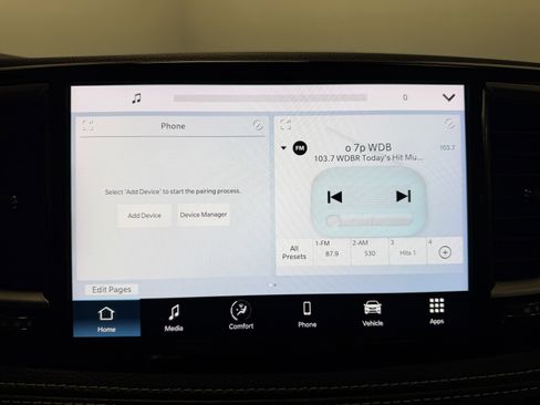 Used 2024 Chrysler Pacifica Touring-L image 9