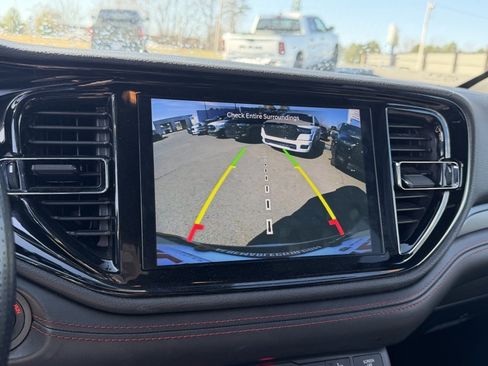 Used 2024 Dodge Durango GT image 23