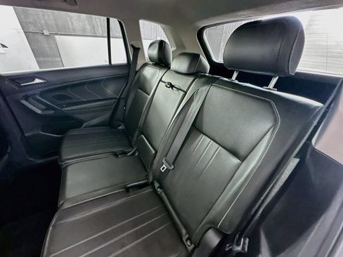 Used 2023 Volkswagen Tiguan SE AWD/4WD image 23