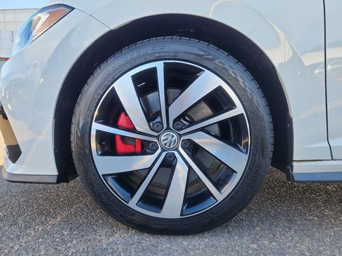 Used 2021 Volkswagen Jetta GLI image 9