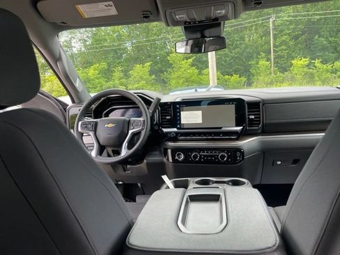 Used 2023 Chevrolet Silverado 1500 LT AWD/4WD image 32