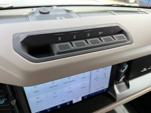 Used 2022 Ford Bronco Wildtrak AWD/4WD image 25