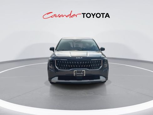 Used 2026 Kia Carnival FWD image 3