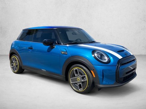 Used 2024 MINI Cooper SE FWD image 3
