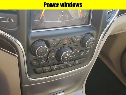 Used 2018 Jeep Grand Cherokee Overland image 18