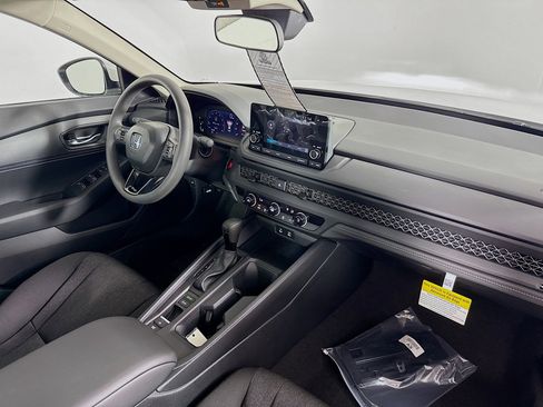 Certified 2025 Honda Accord LX image 33