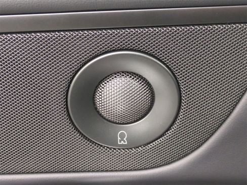 Used 2025 Lincoln Nautilus Reserve w/ Jet Appearance Package image 31