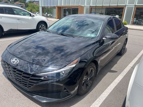 Used 2023 Hyundai Elantra SEL FWD image 6