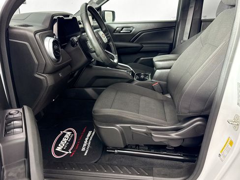 Used 2023 Chevrolet Colorado LT AWD/4WD image 19