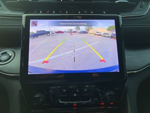 Used 2023 Jeep Grand Cherokee Overland image 10