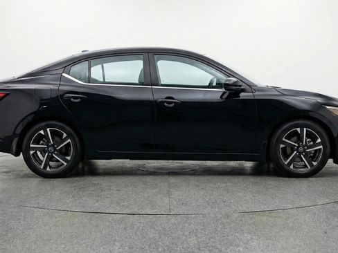 Used 2025 Nissan Sentra SV FWD image 8