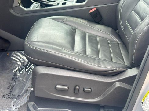 Used 2018 Ford Escape SEL w/ Ford Safe & Smart Package AWD/4WD image 17