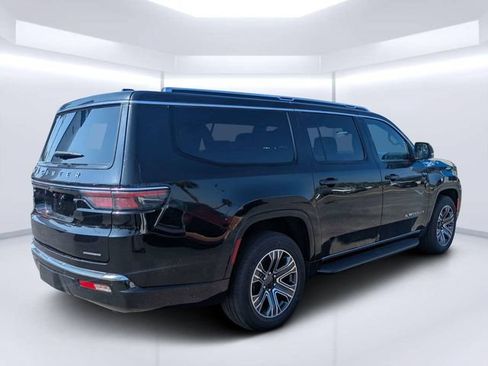 Used 2024 Jeep Wagoneer L Series II RWD image 40