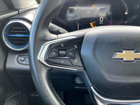 Used 2025 Chevrolet Trax LT w/ Driver Confidence Package FWD image 23