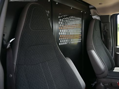 Used 2025 Chevrolet Express 2500 w/ Driver Convenience Package RWD image 16