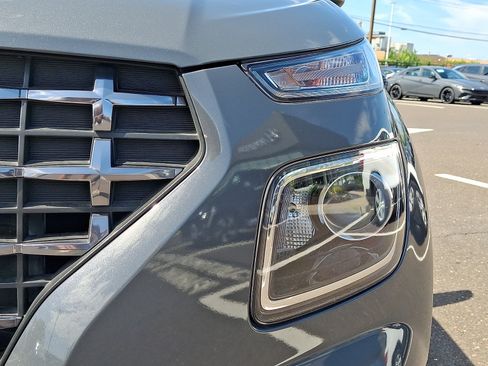Certified 2024 Hyundai Venue SEL FWD image 9