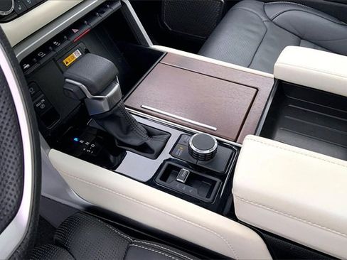 Used 2024 Toyota Sequoia Capstone image 13