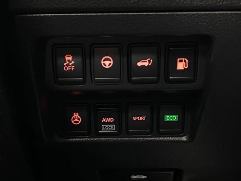 Used 2020 Nissan Rogue SL w/ Premium Package image 14