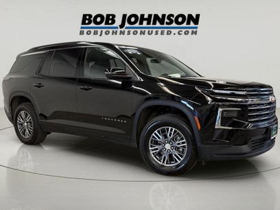 Used 2025 Chevrolet Traverse LT