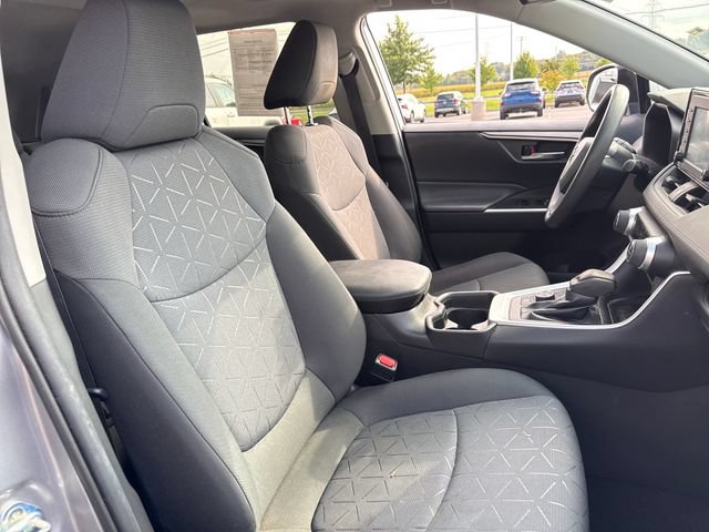 Used 2021 Toyota RAV4 XLE w/ Convenience Package AWD/4WD image 11