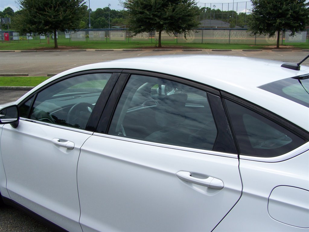 Used 2015 Ford Fusion S FWD image 15