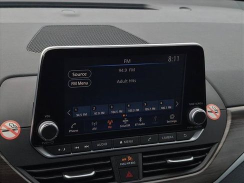 Used 2025 Nissan Altima 2.5 SV FWD image 12