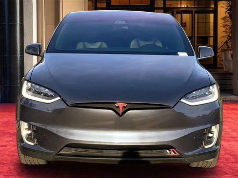 Used 2020 Tesla Model X Long Range image 3