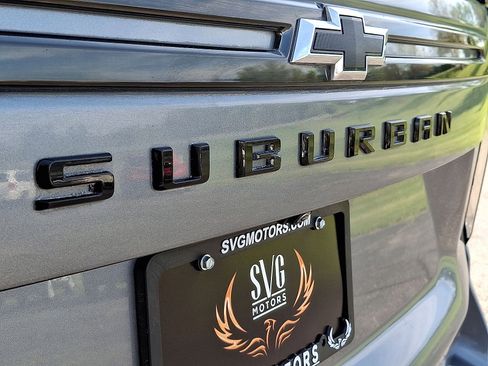 Used 2022 Chevrolet Suburban Z71 w/ Luxury Package AWD/4WD image 24