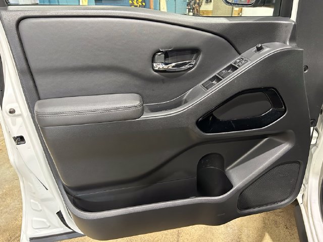 Used 2022 Nissan Frontier PRO-4X AWD/4WD image 16